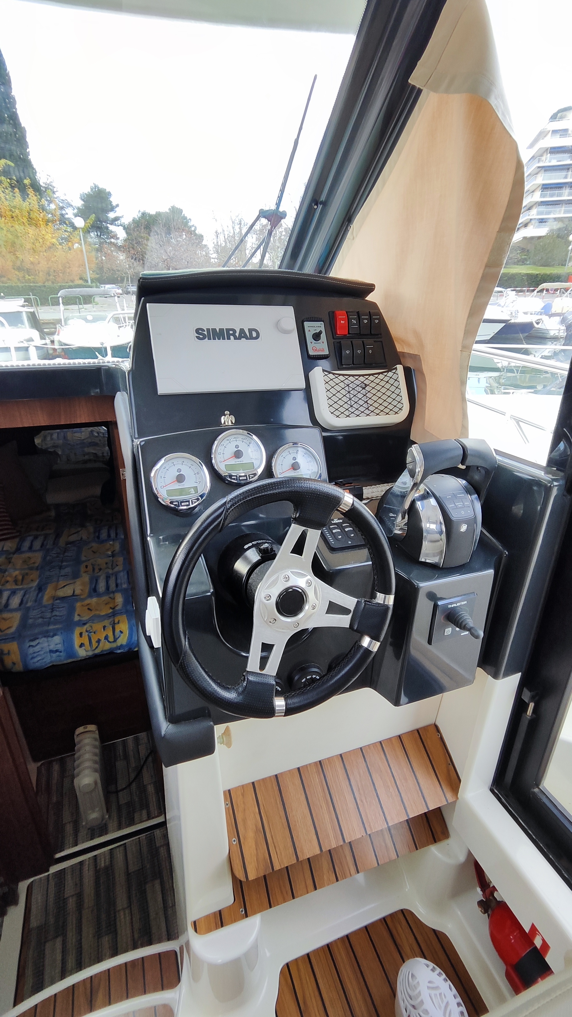 slider 5 Quicksilver Activ 855 Cruiser